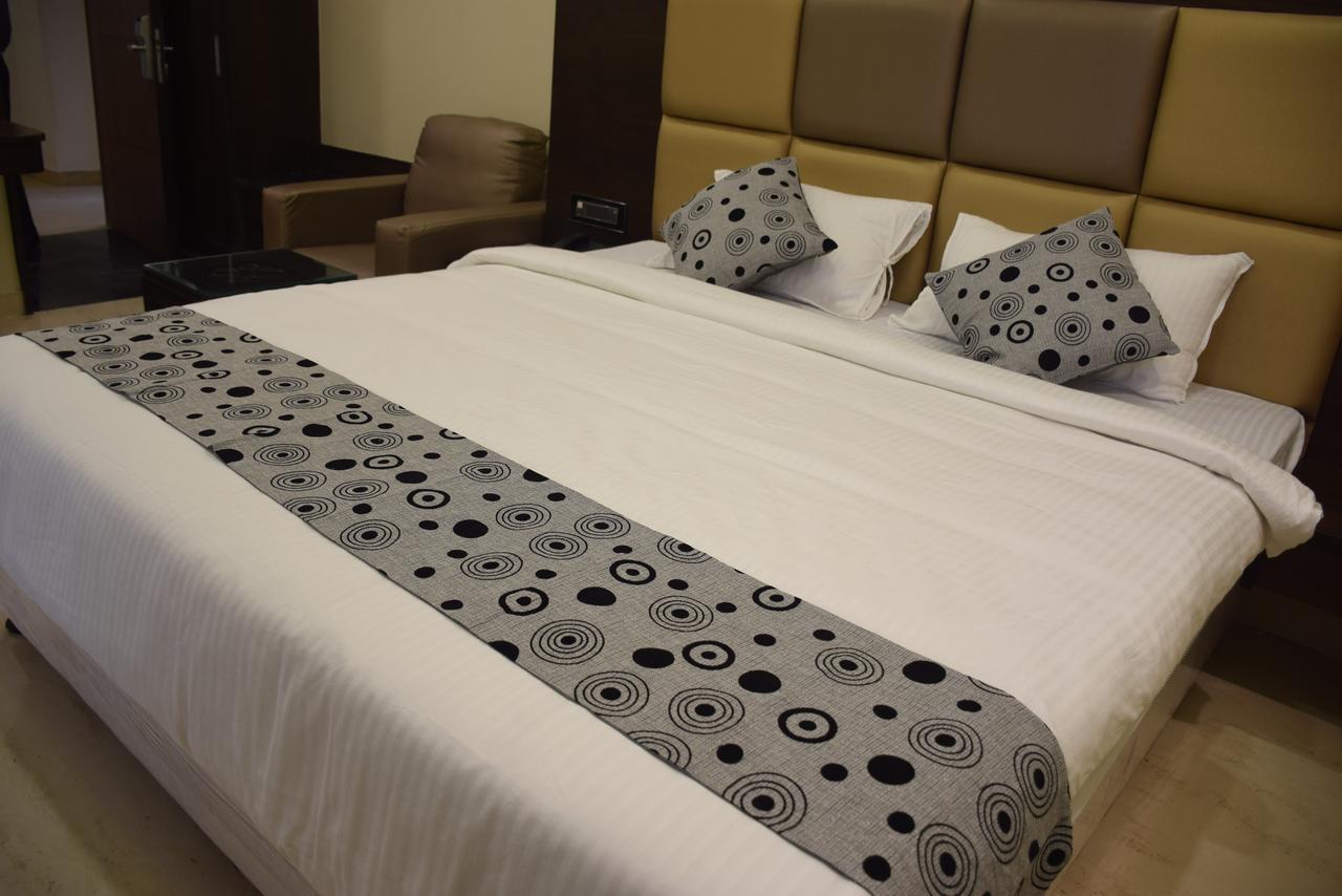 Golden Tree Hotel Puri Bagian luar foto
